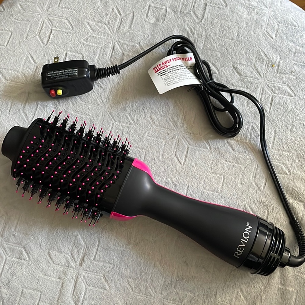 Revlon 1 Step Volumizer Original 1.0 Hair Dryer and Hot Air Brush, Black